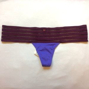 *SOLD* VS PINK Thong Panty w/Side Detail NWT